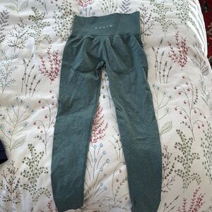 NVGTN leggings perfect! Never worn